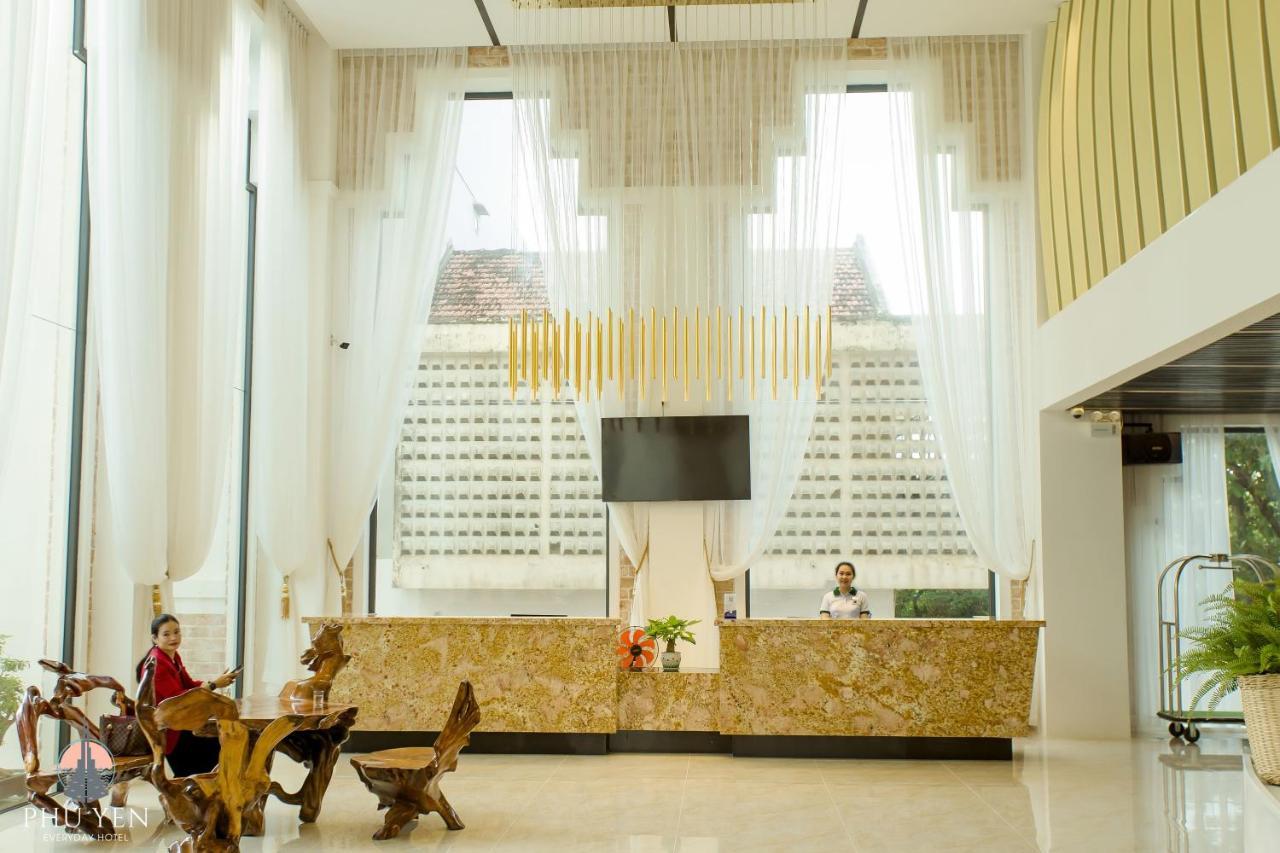 Phu Yen Everyday Hotel ตวีฮหว่า ภายนอก รูปภาพ